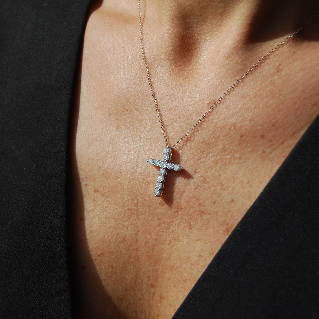 Collar Moissanita Cross